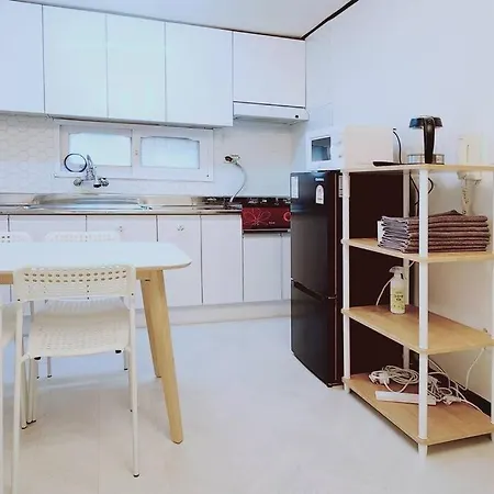 Апартаменты C2 White Linen House 2Br