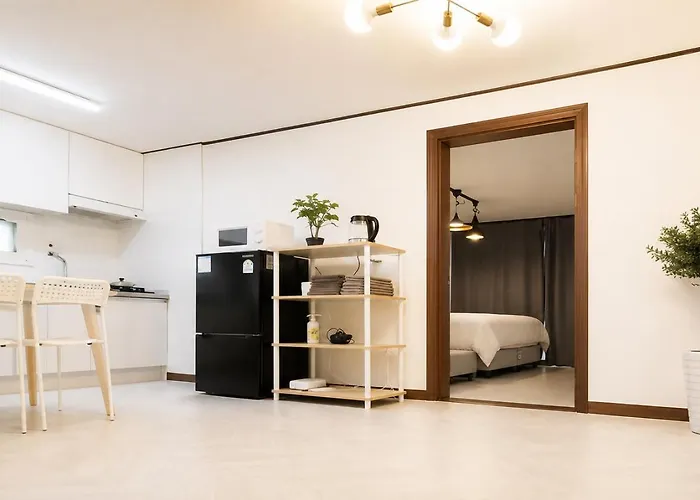 아파트 바람 연남 White Linen House 2br *